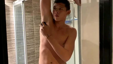 My Grindr Date Came to Visit Me, Oh My God I'm in Heaven!