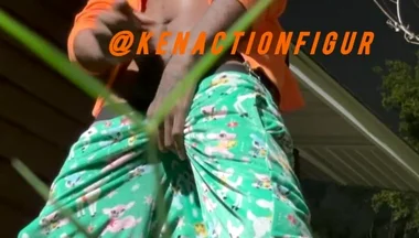 Kenactionfigur Busting a Big Ass Nut Outside the Trap House
