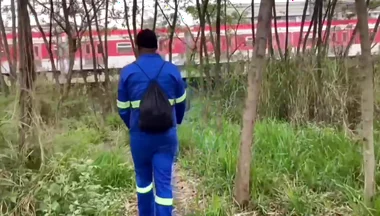 A Worker Passed Through the Park and Received a Blowjob.