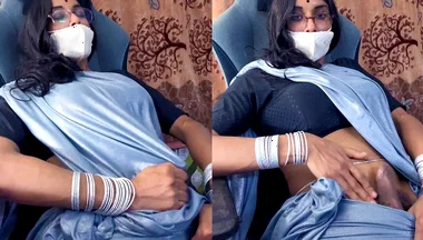 Crossdresser Jerk off in Saree