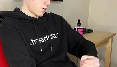 18 and Horny: Twink's Sticky Load Explosion