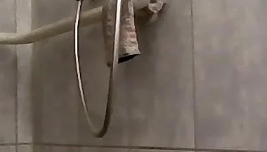 Shower Silel on the Sack