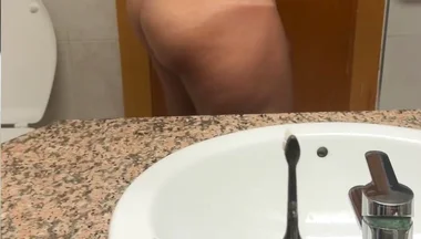 Can You Resist My Huge Dick? Love Fuck a Nice Hole